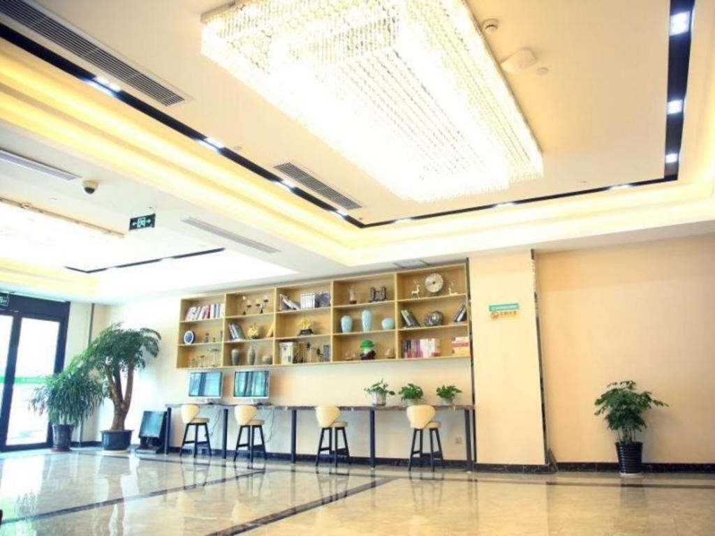 Greentree Inn Shanghai Fengxian District Xiaotang Metro Station מראה חיצוני תמונה